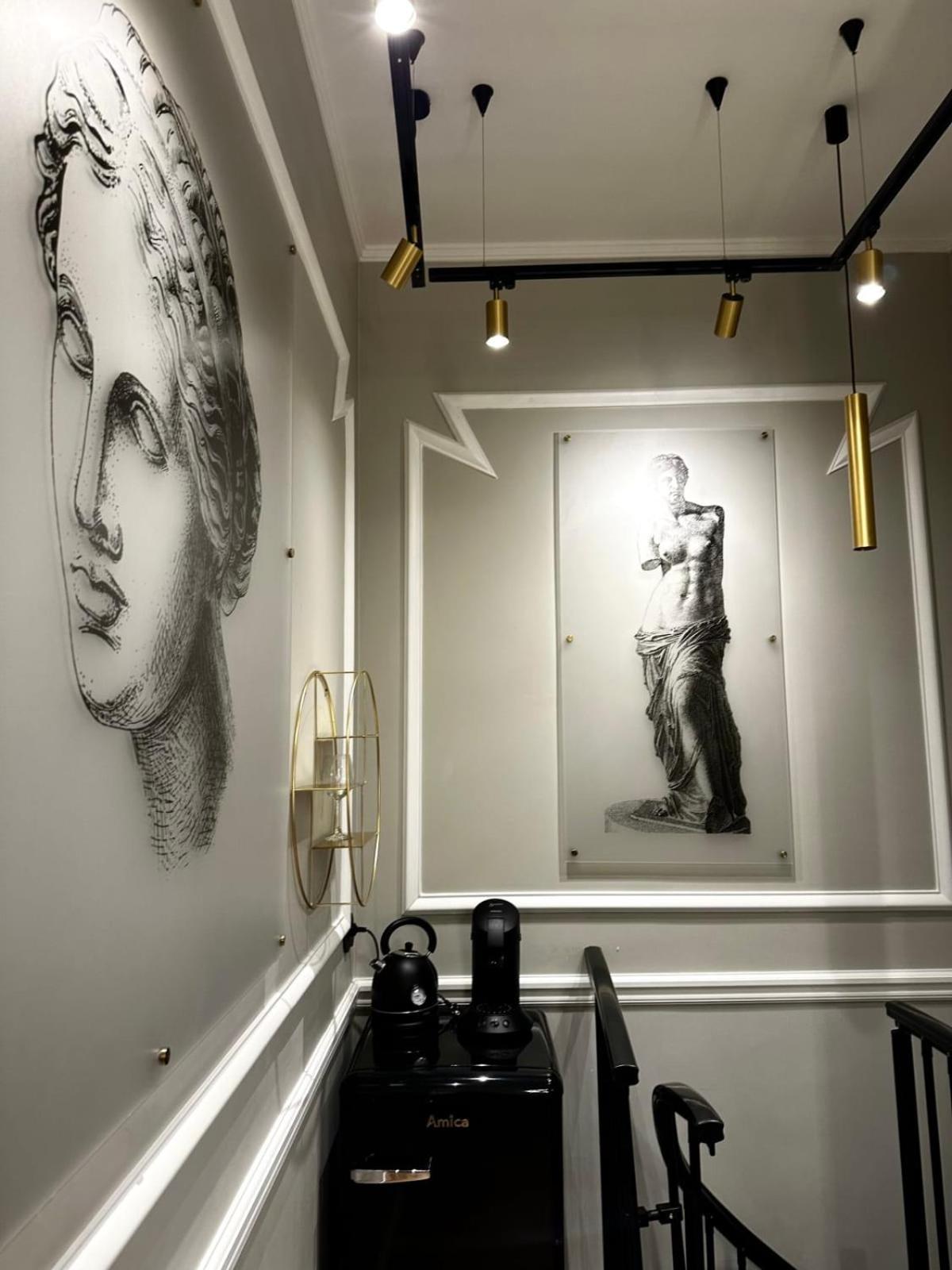 Cocon Parisien - Face A Louboutin - Chez Nicolas Luaran gambar